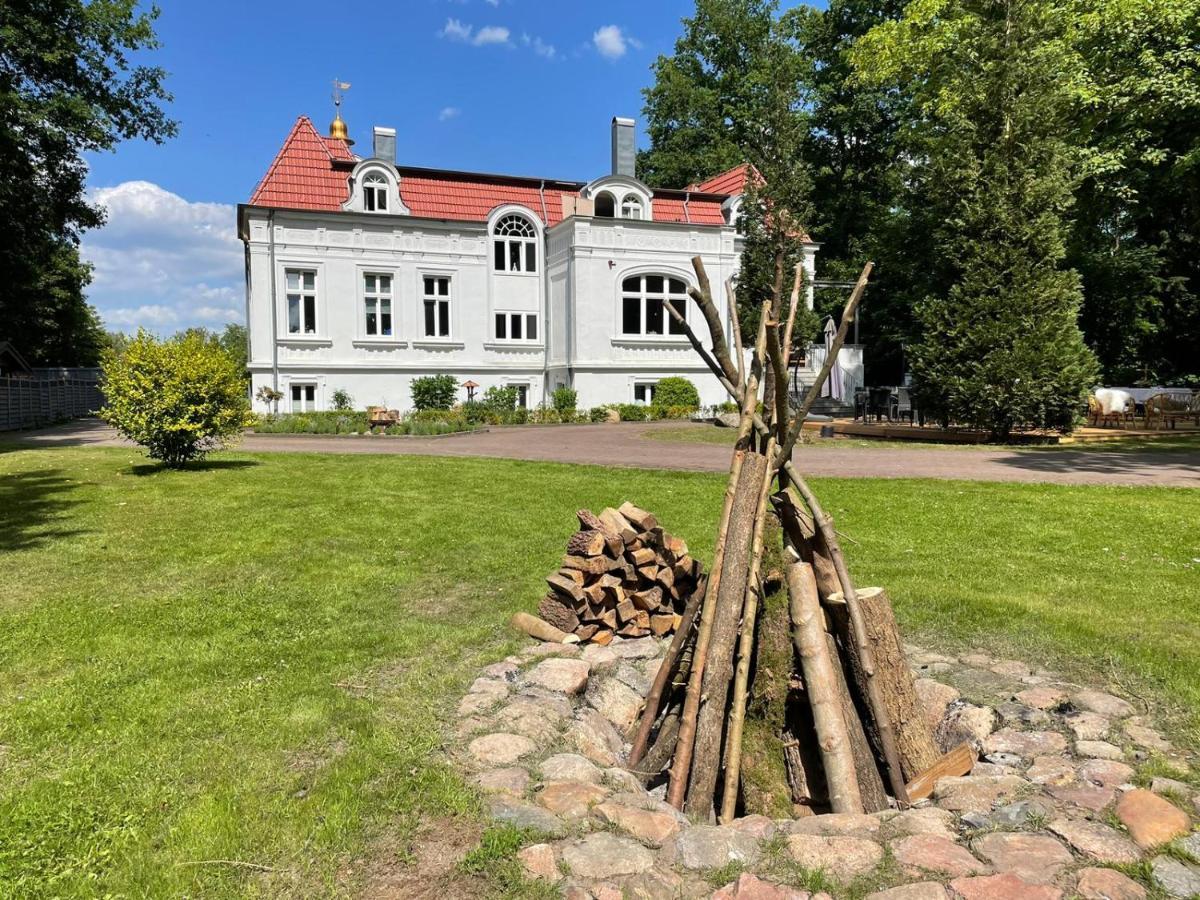 Jagdschloesschen Schwartow Otel Boizenburg Dış mekan fotoğraf